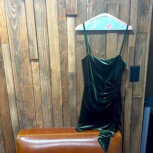 Asbury mini dress in green (Majorelle)